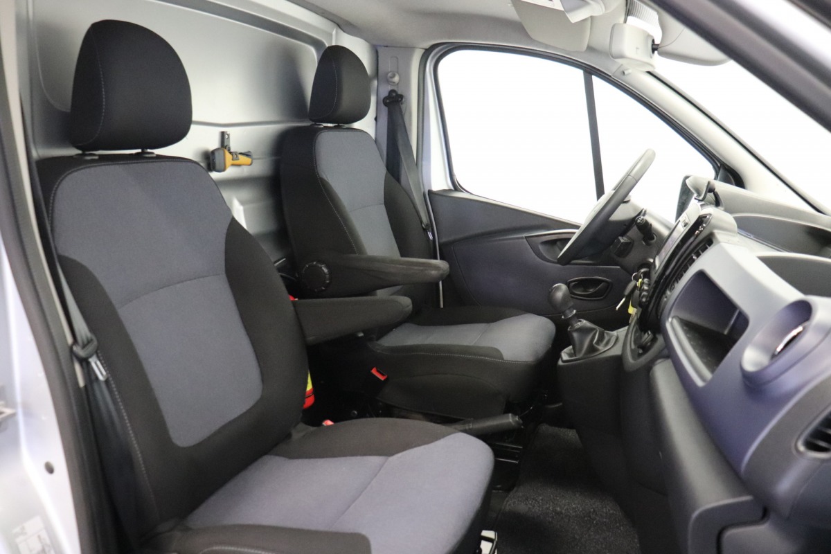 Opel Vivaro 1.6 CDTI 125PK EURO 6 - Airco - Navi - Cruise - PDC - € 8.950,- Excl.