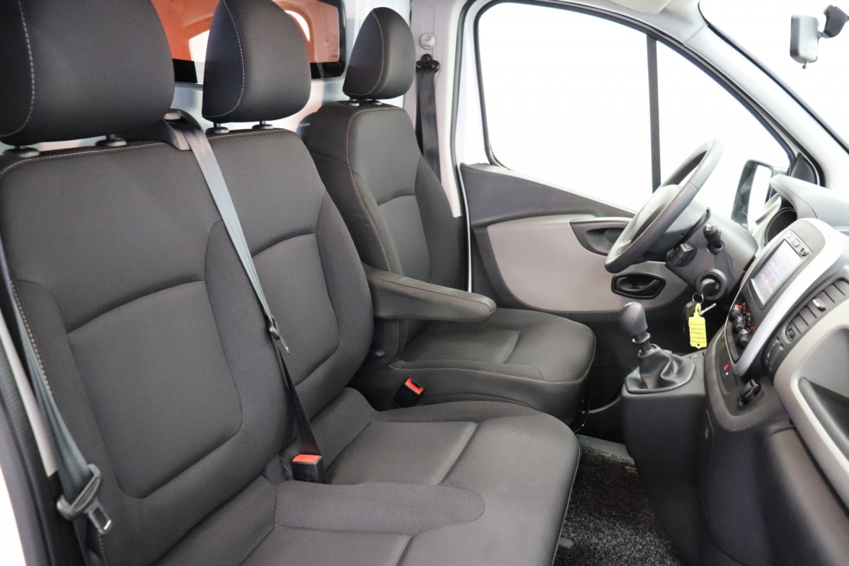 Renault Trafic 1.6 dCi EURO 6 - Airco - Navi - Cruise - PDC - € 7.950,- Excl.