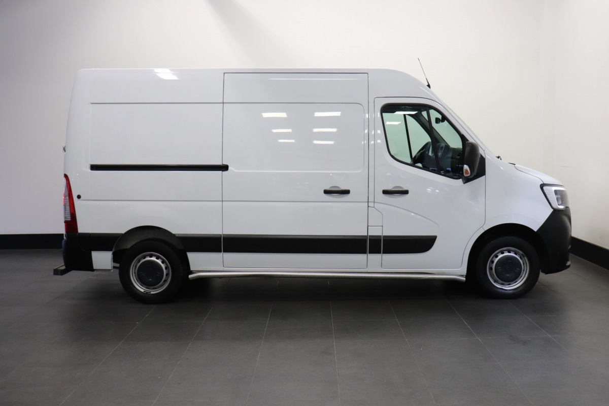 Renault Master 2.3 dCi 150PK L2H2 EURO 6 - Airco - Cruise - PDC - € 17.950,- Excl.