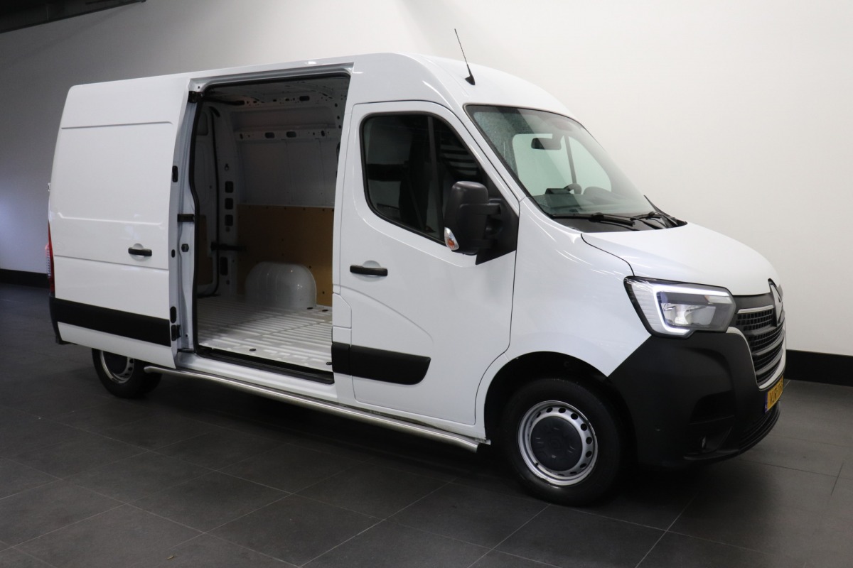 Renault Master 2.3 dCi 150PK L2H2 EURO 6 - Airco - Cruise - PDC - € 17.950,- Excl.