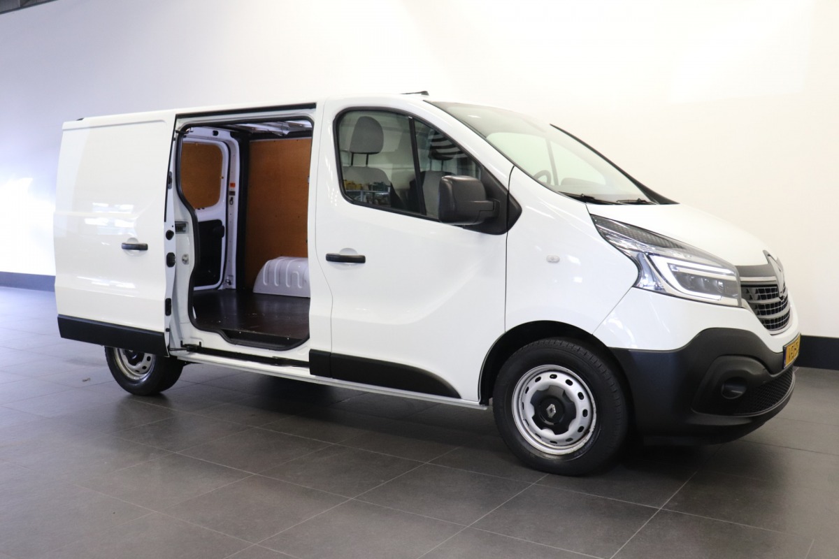 Renault Trafic 2.0 dCi 145PK EURO 6 Dubbele schuifdeur - Airco - Navi - Cruise - € 14.900,- Excl.