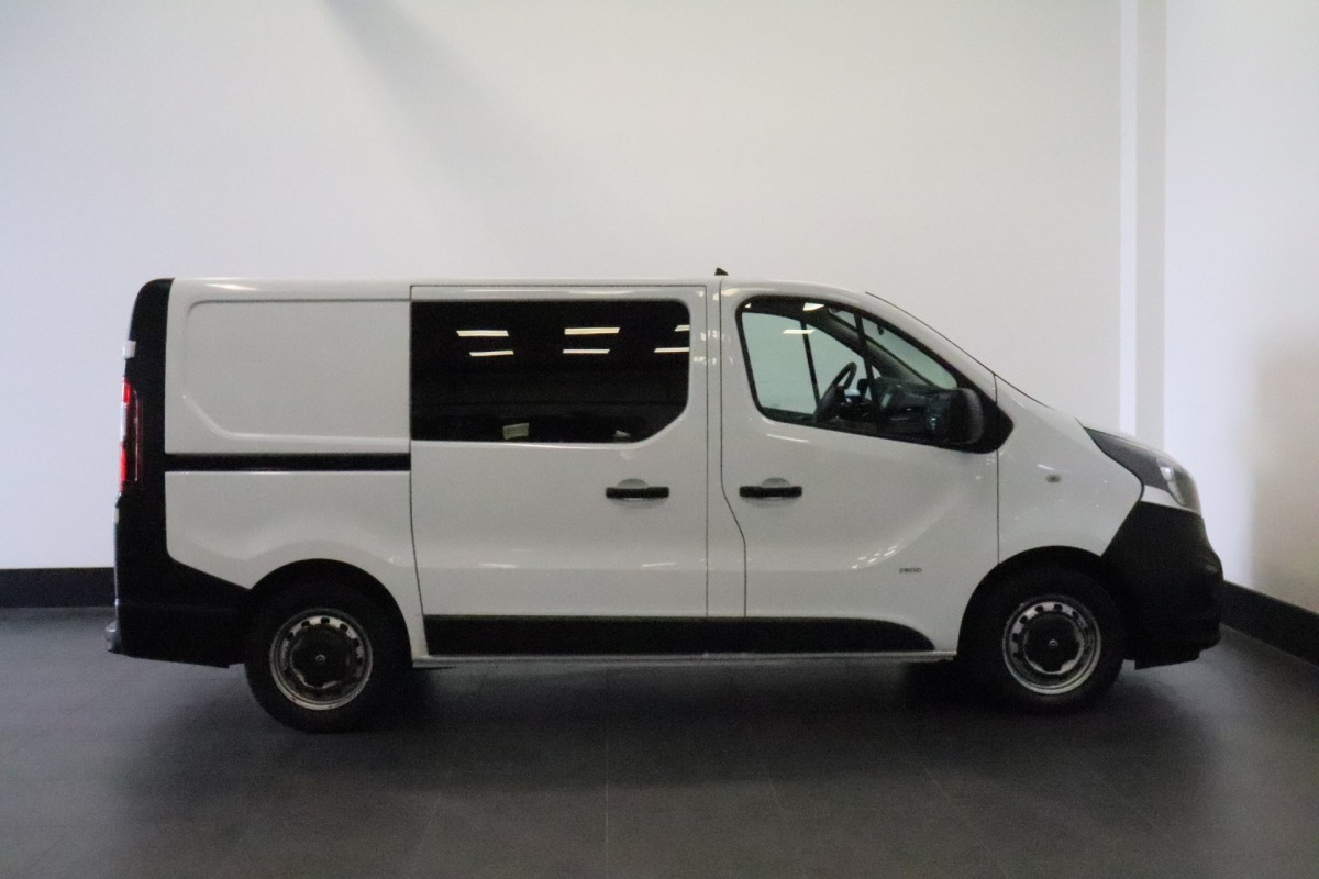 Opel Vivaro 1.6 CDTI 120PK - Airco - Navi - Cruise - € 9.900 ,- Excl.