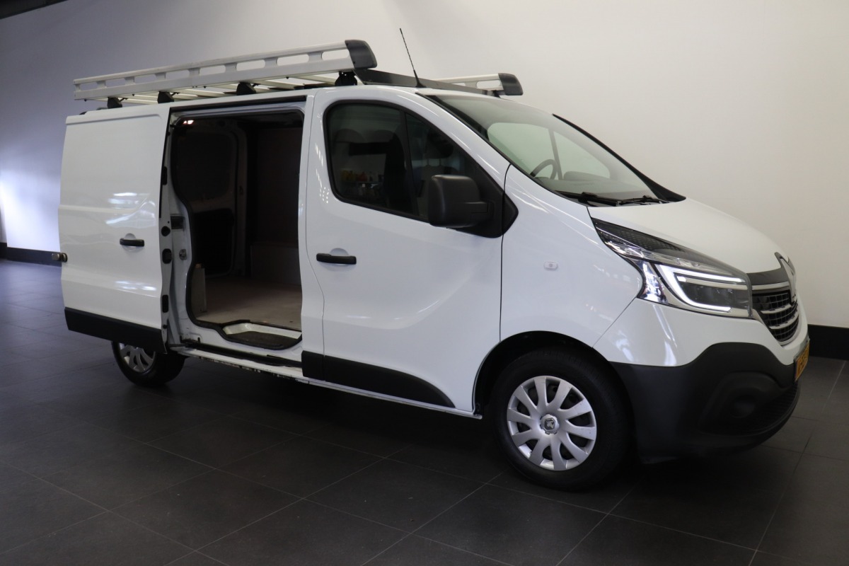 Renault Trafic 2.0 dCi 120PK EURO 6 - Airco - Navi - Cruise - Imperiaal - € 14.900,- Excl.