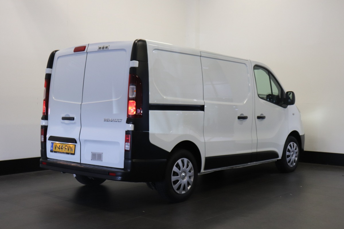 Renault Trafic 2.0 dCi 120PK - EURO 6 - Airco - Navi - Cruise - € 14.900,- Excl.