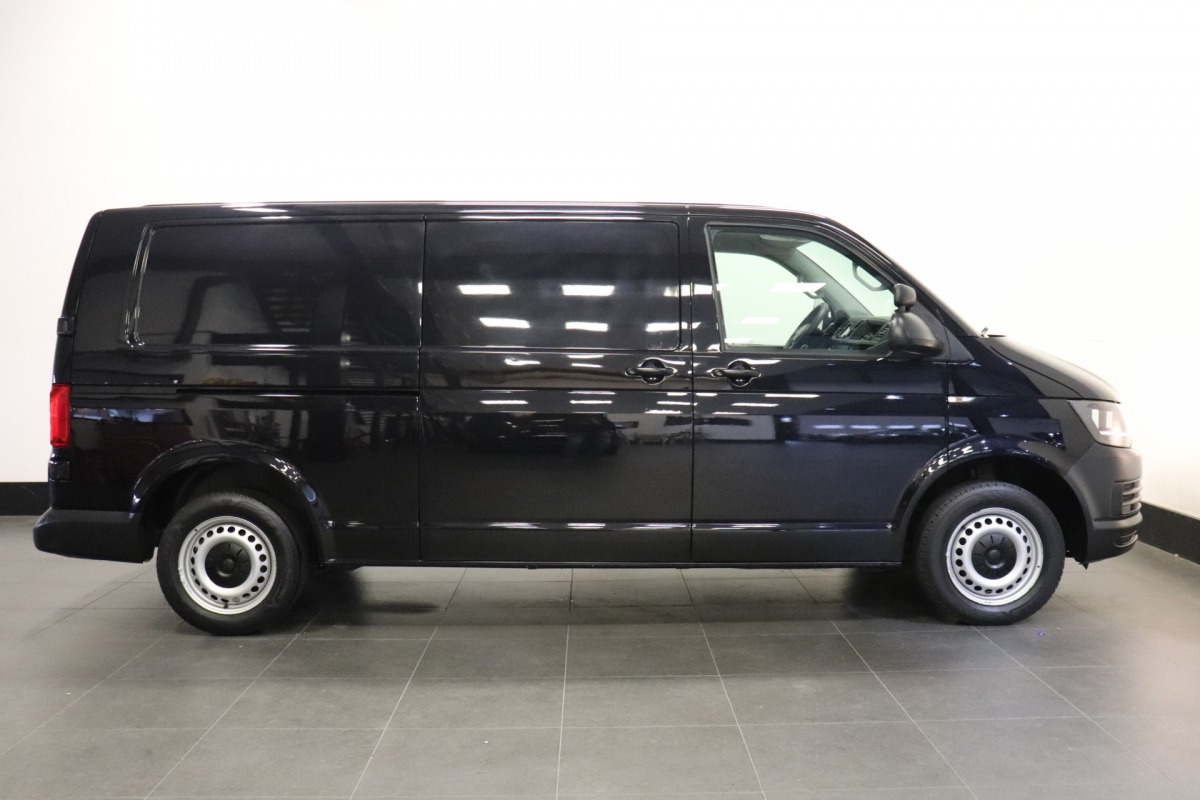 Volkswagen Transporter 2.0 TDI 115PK L2 EURO 6 - Airco - Navi - Cruise - € 13.900,- Excl.