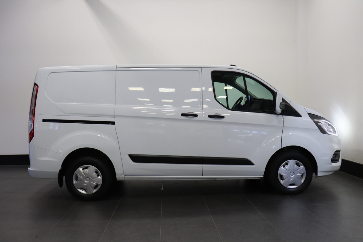 Ford Transit Custom 2.0 TDCI 130PK 2x Schuifdeur - EURO 6 - Airco - Navi - Cruise - € 17.950,- Excl.