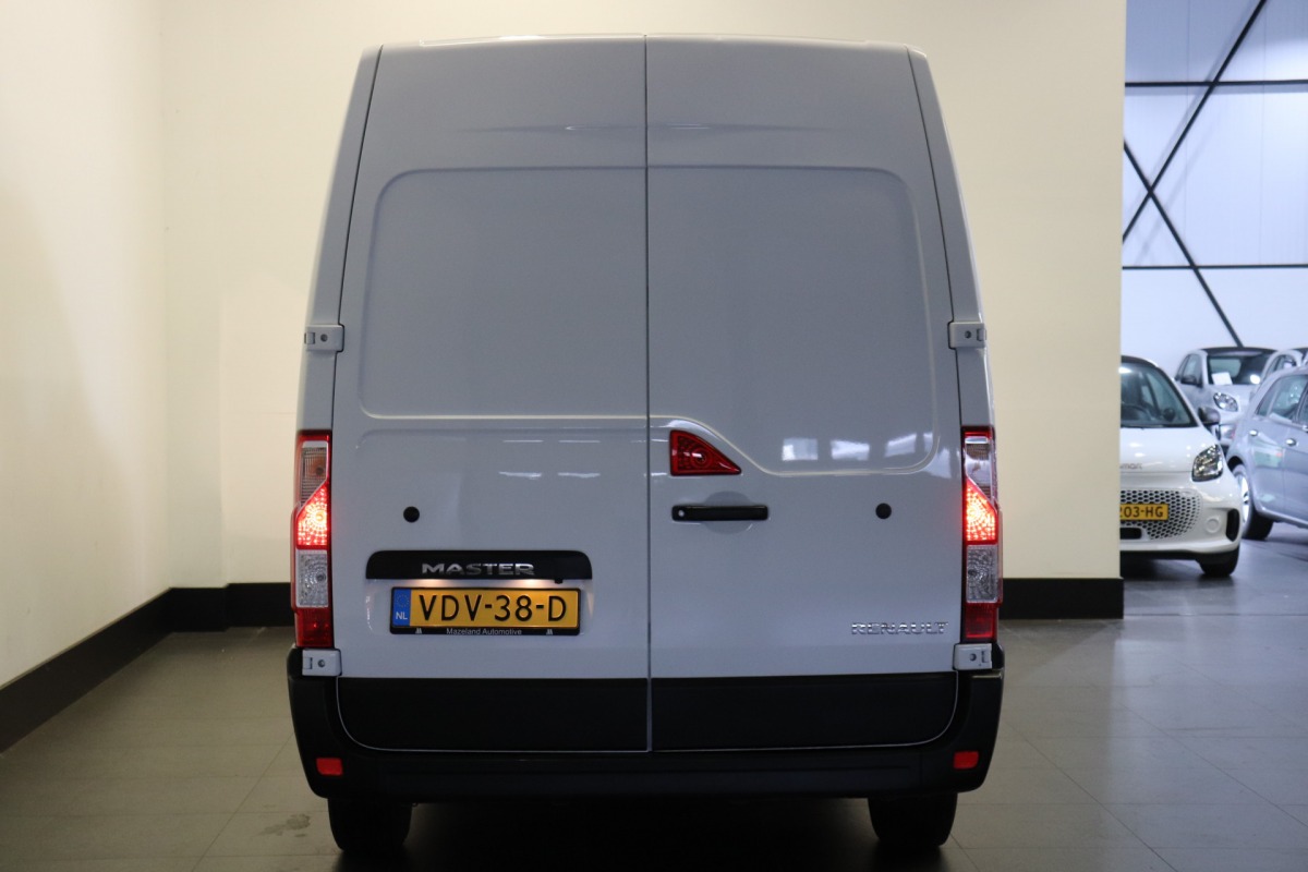 Renault Master 2.3 dCI 150PK L2H2 Automaat EURO 6 - Airco - Navi - Camera - € 15.950,- Excl.