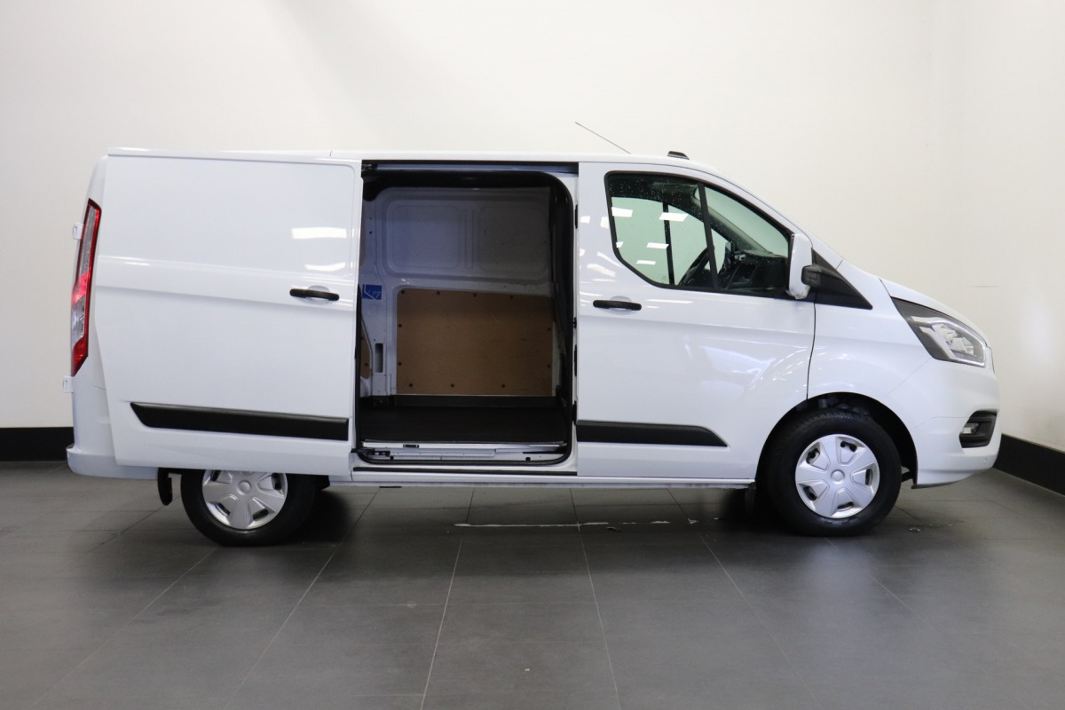 Ford Transit Custom 2.0 TDCI 130PK EURO 6 - Airco - Navi - Cruise - € 17.900,- Excl.