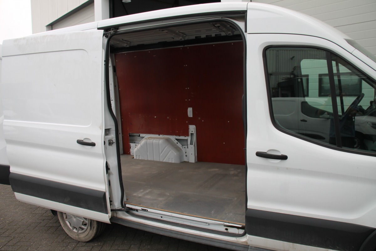 Ford Transit 2.0 TDCI L2H2 EURO 6 - Airco - Cruise - PDC - € 14.900,- Excl.