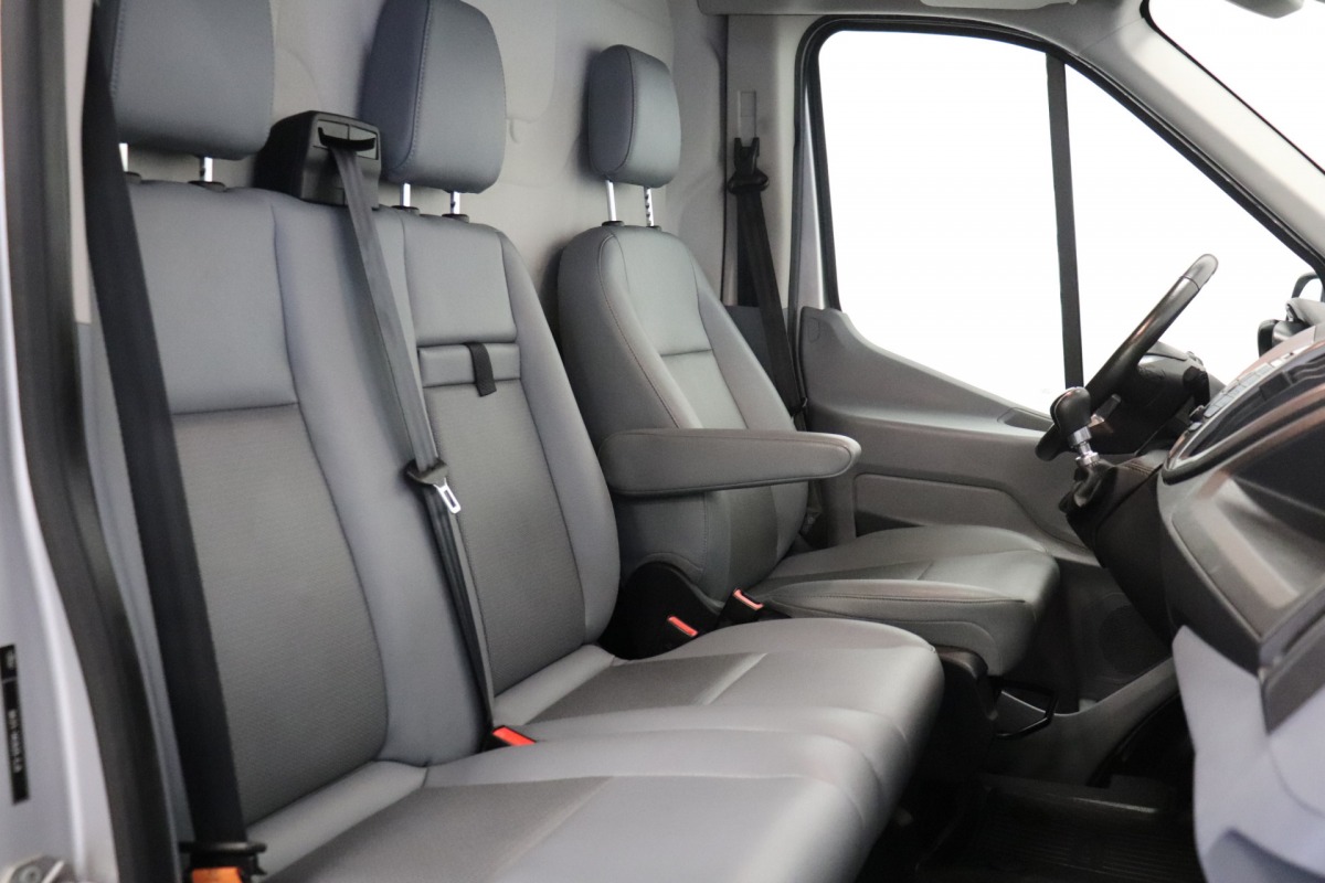 Ford Transit 2.0 TDCI 130PK L2H2 - EURO 6 - Airco - Cruise - Camera - € 12.950,- Excl.