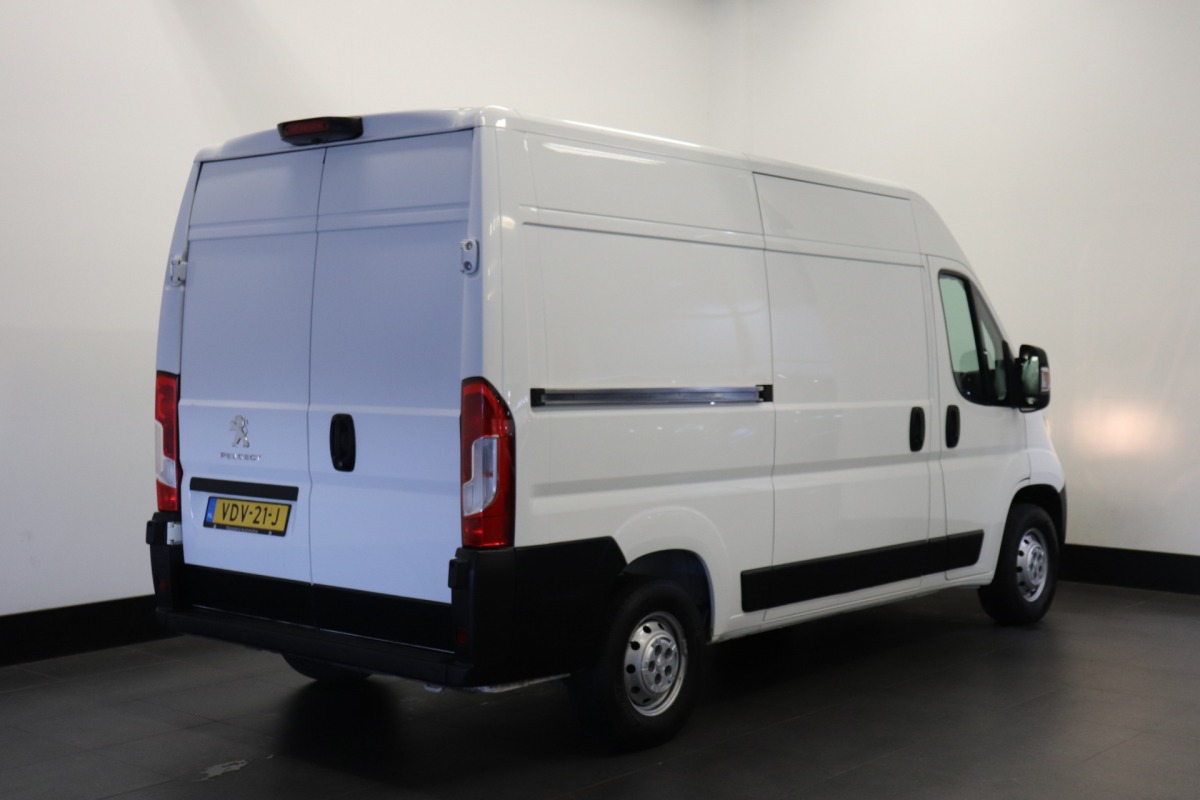 Peugeot Boxer 2.2 BlueHDi 120PK 2x Schuifdeur L2H2 - EURO 6 - Airco - Navi - Cruise - € 11.950,- Excl.