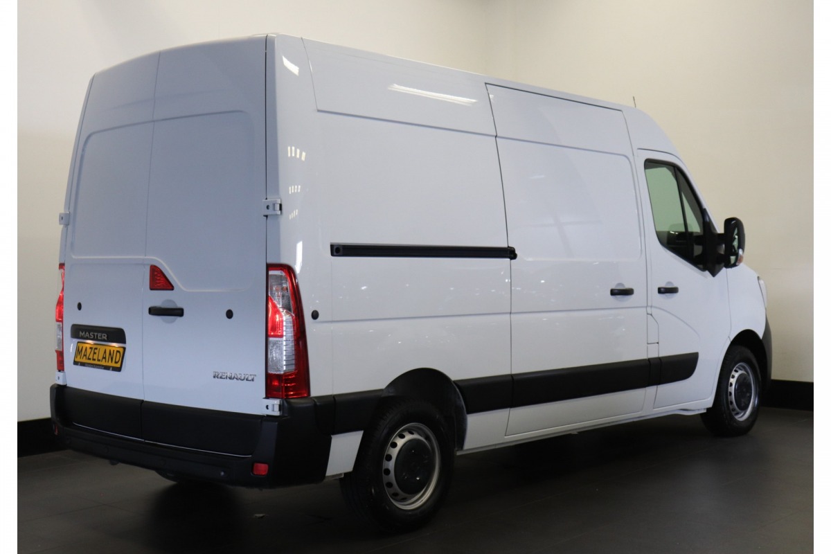 Renault Master T33 2.3 dCi 135PK L2H2 - EURO 6 - Airco - Cruise - PDC - € 15.950,- Excl.