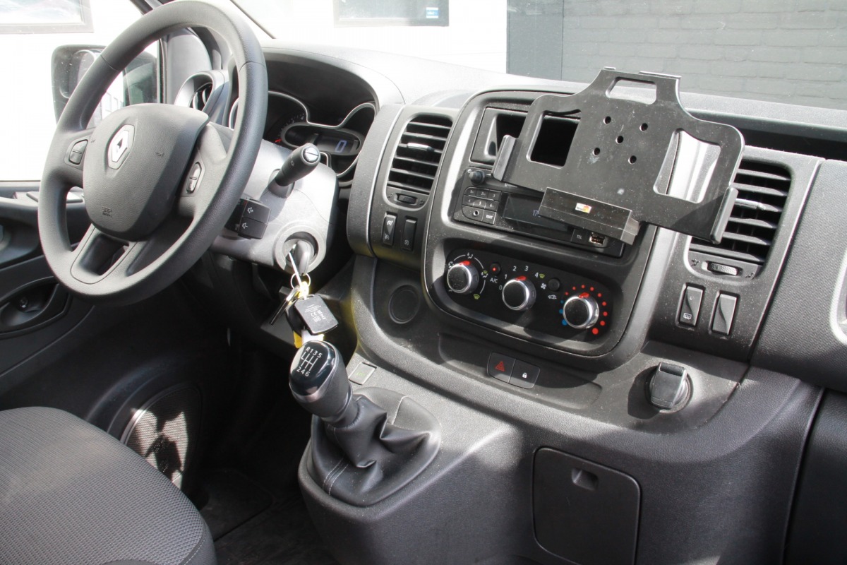 Renault Trafic 2.0 dCi 120PK - 2x Schuifdeur - EURO 6 - Airco - Cruise - PDC - € 13.950,- Excl.