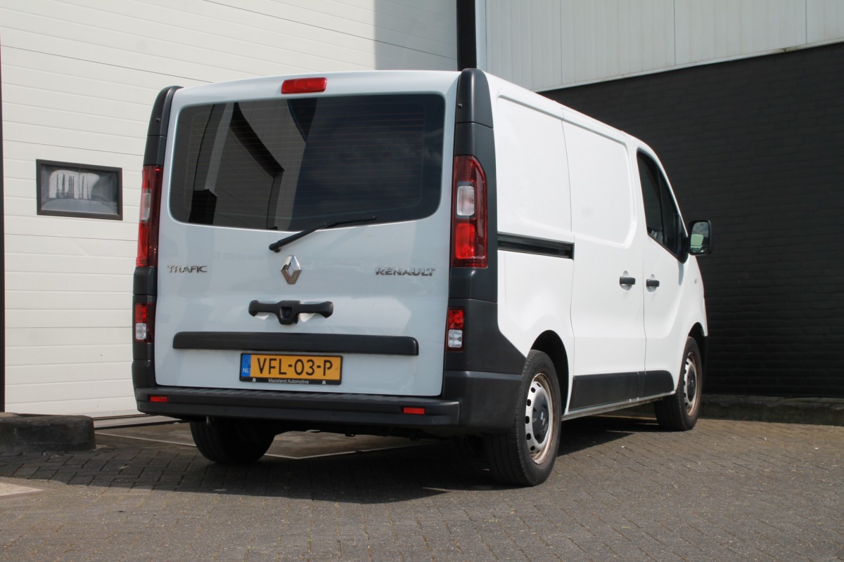 Renault Trafic 2.0 dCi 120PK 2x Schuifdeur EURO 6 Airco - Cruise  - PDC - € 13.950,- Excl.