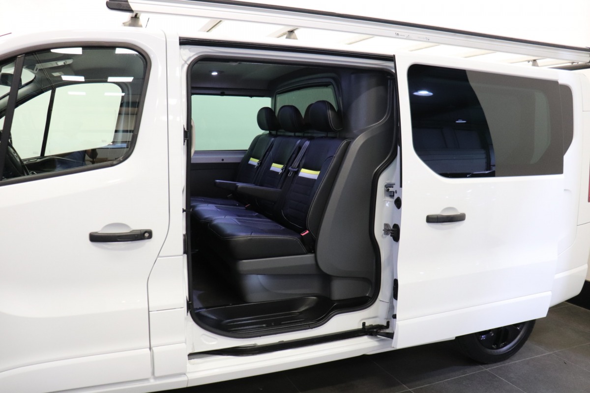 Opel Vivaro 1.6 CDTI 145PK L2 IRMSCHER - Dubbele Cabine EURO 6 - AC/Climate - Navi - Cruise - € 16.900,- Excl.