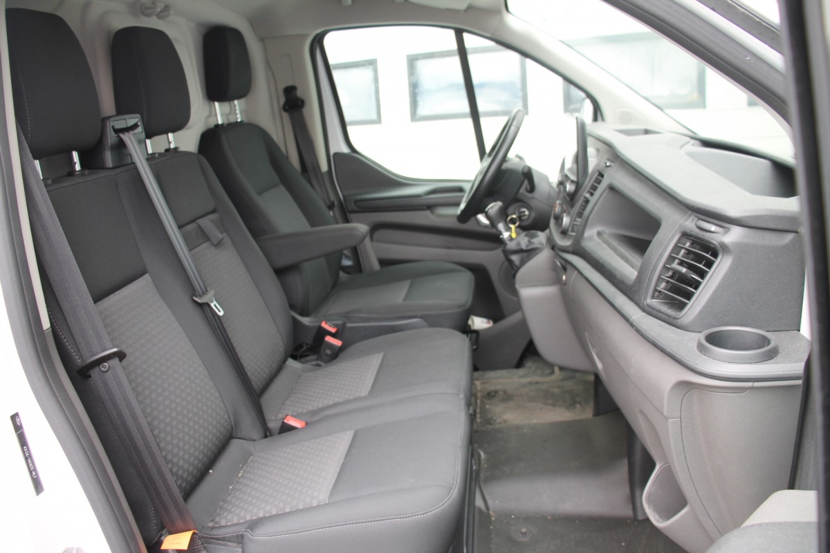 Ford Transit Custom 2.0 TDCI 130PK L2 EURO 6 - Airco - Cruise - Navi - €18.950,- Excl.