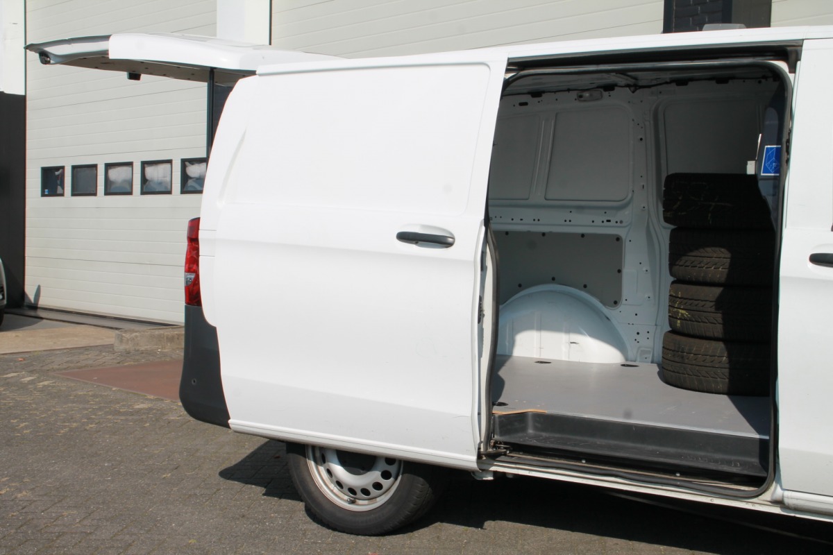 Mercedes-Benz Vito 114 CDI Lang Automaat 4 Matic EURO 6 - Airco - Cruise - PDC - € 18.900,- Ex.