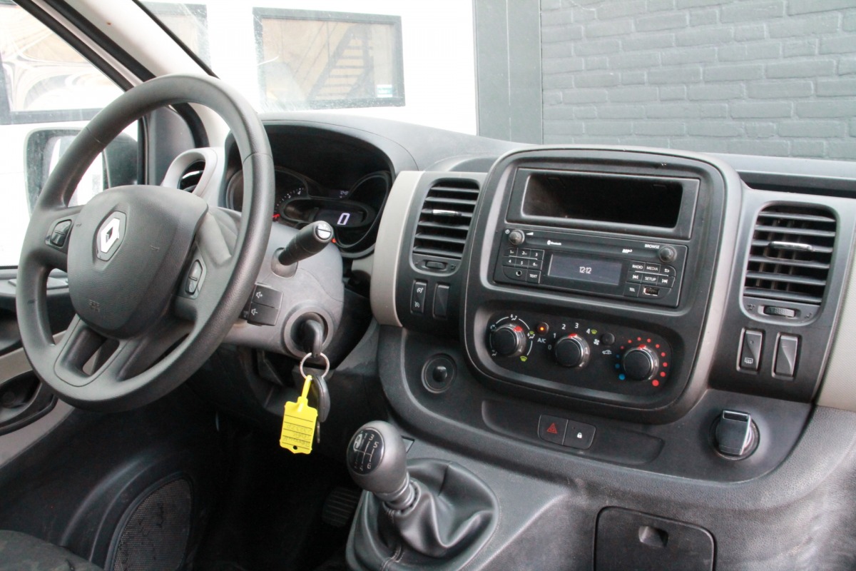 Renault Trafic 1.6 dCi - EURO 6 - Airco  - Cruise - PDC - € 12.900,- Excl.