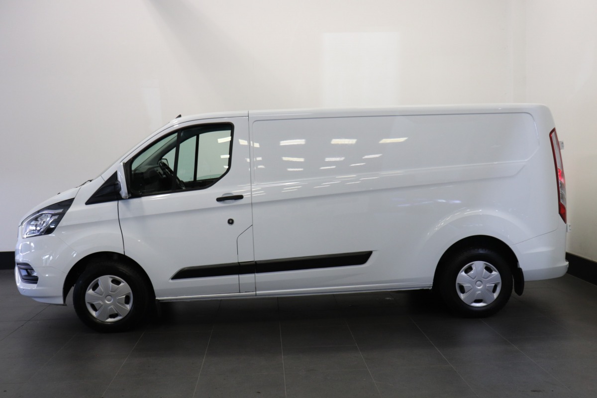 Ford Transit Custom 2.0 TDCI L2 130PK EURO 6 - Airco - Cruise - Trekhaak - € 14.950,- Excl.