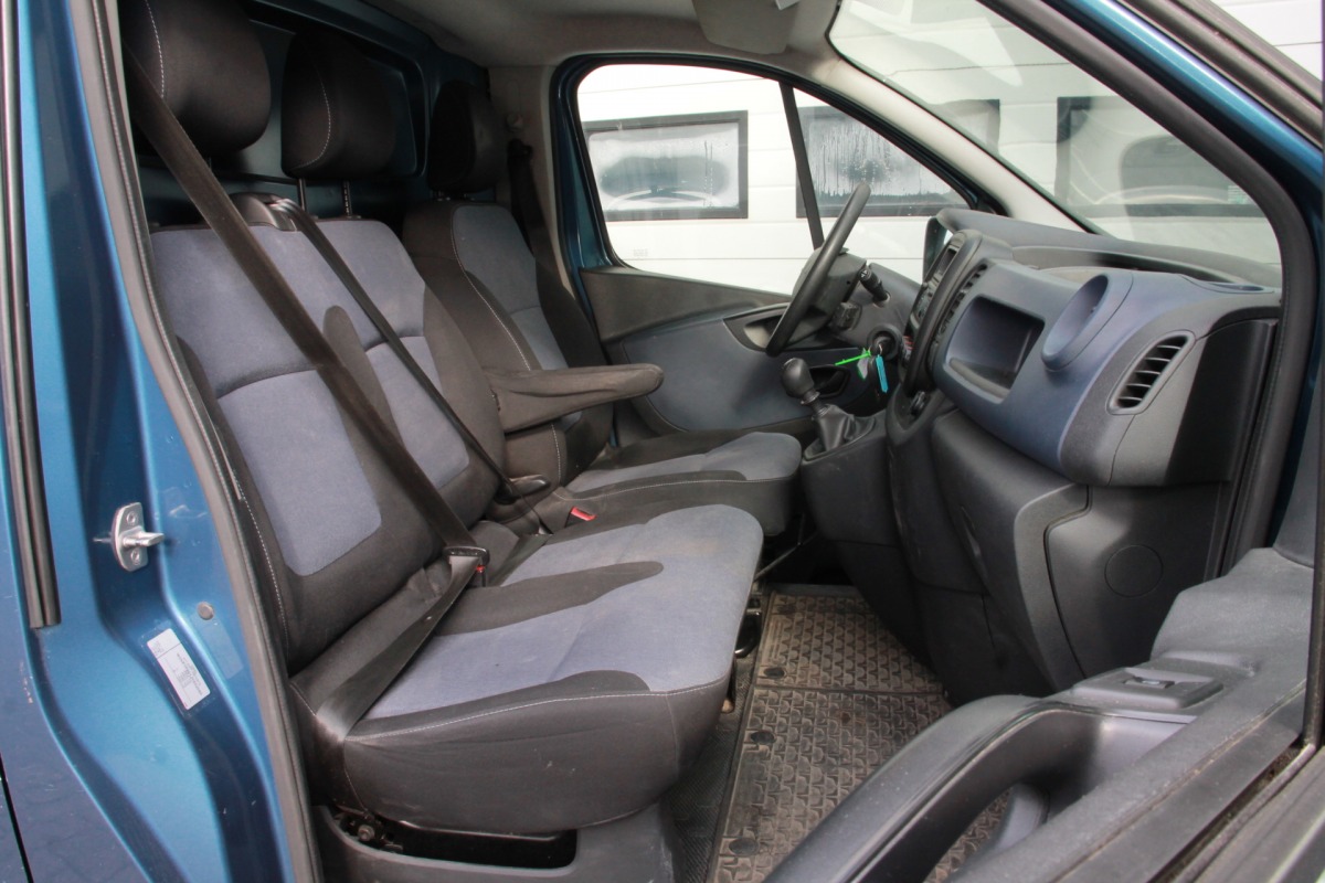 Opel Vivaro 1.6 CDTI EURO 6 - Airco - Cruise - Trekhaak - € 11.950,- Excl.