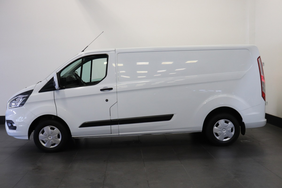 Ford Transit Custom 2.0 TDCI 130PK L2 - EURO 6 - Airco - Navi - Cruise - € 12.950,- Excl.