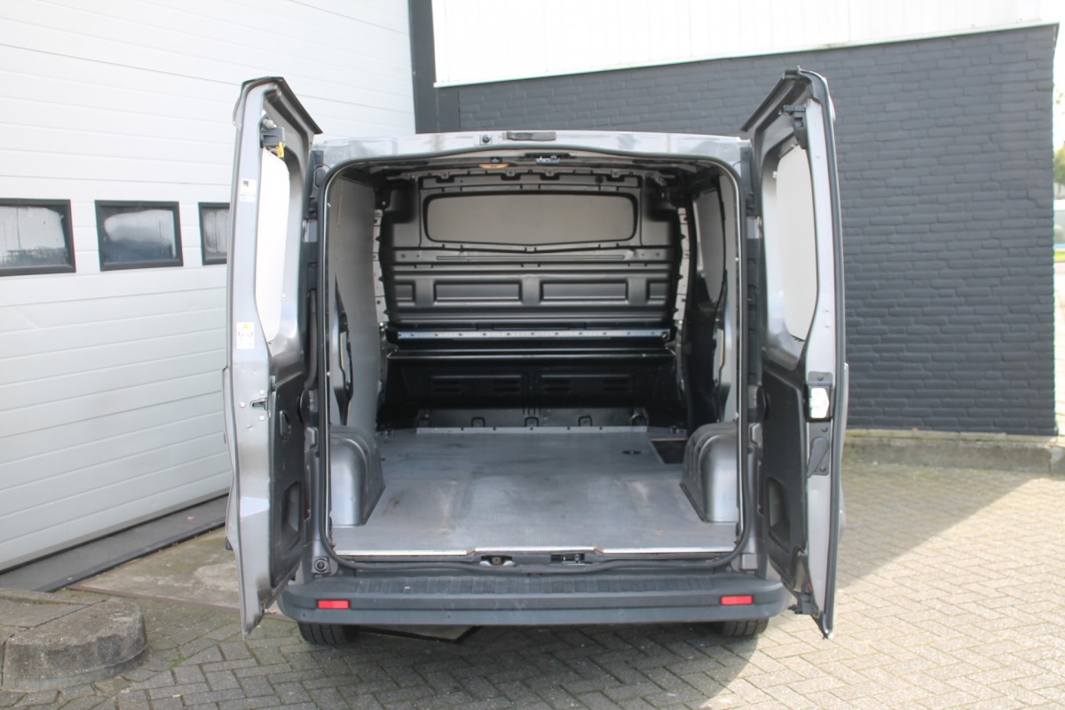 Opel Vivaro 1.6 CDTI 125PK EURO 6 - Airco - Navi - Cruise - € 10.900,- Excl.