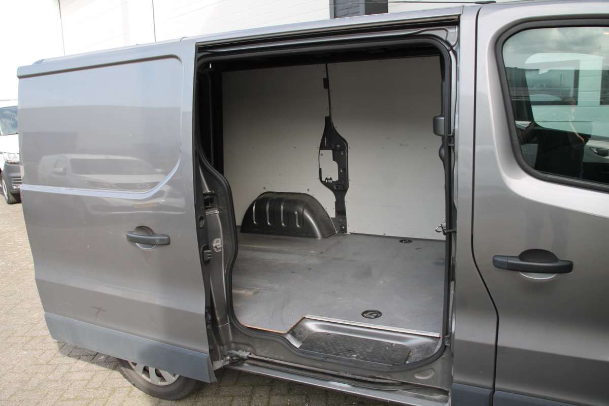 Opel Vivaro 1.6 CDTI 125PK EURO 6 - Airco - Navi - Cruise - € 10.900,- Excl.