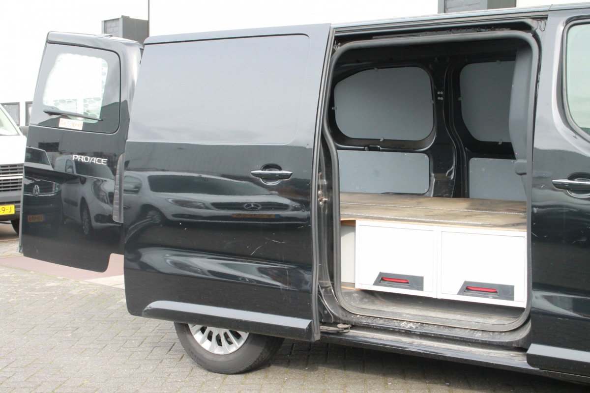 Toyota ProAce Worker 1.6 D-4D 117PK EURO 6 - AC/Climate - Navi - Cruise - €10.900,- Excl.