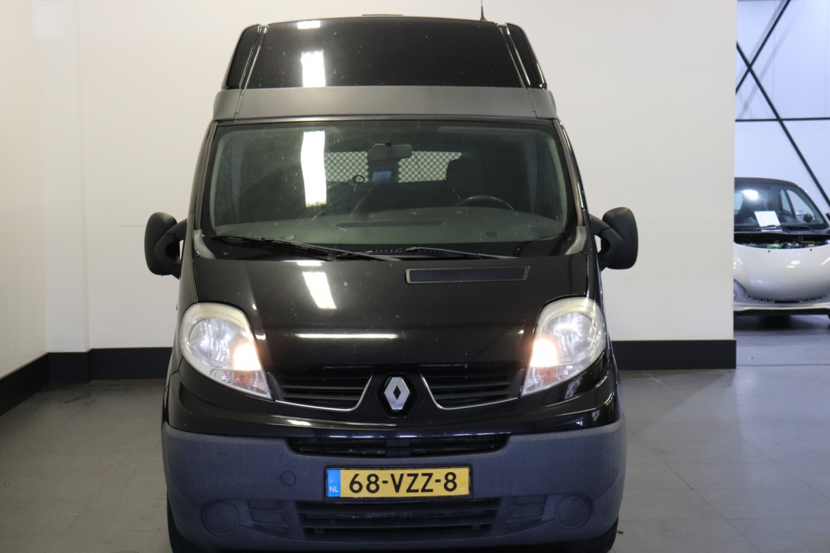 Renault Trafic 2.5 dCi T29 L2H2 115PK - Airco - Navi - Camera - €3.950,- Excl.