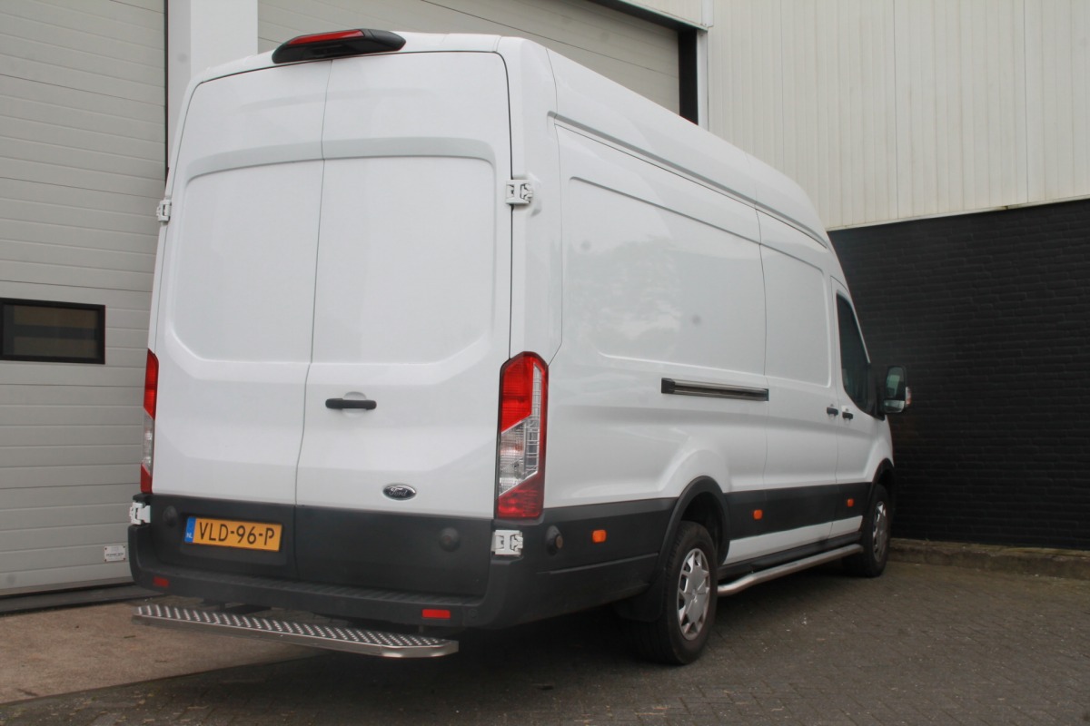 Ford Transit 2.0 TDCI 130PK L4H3 EURO 6 - Airco - Navi - Cruise - Camera - € 18.900,- Ex.