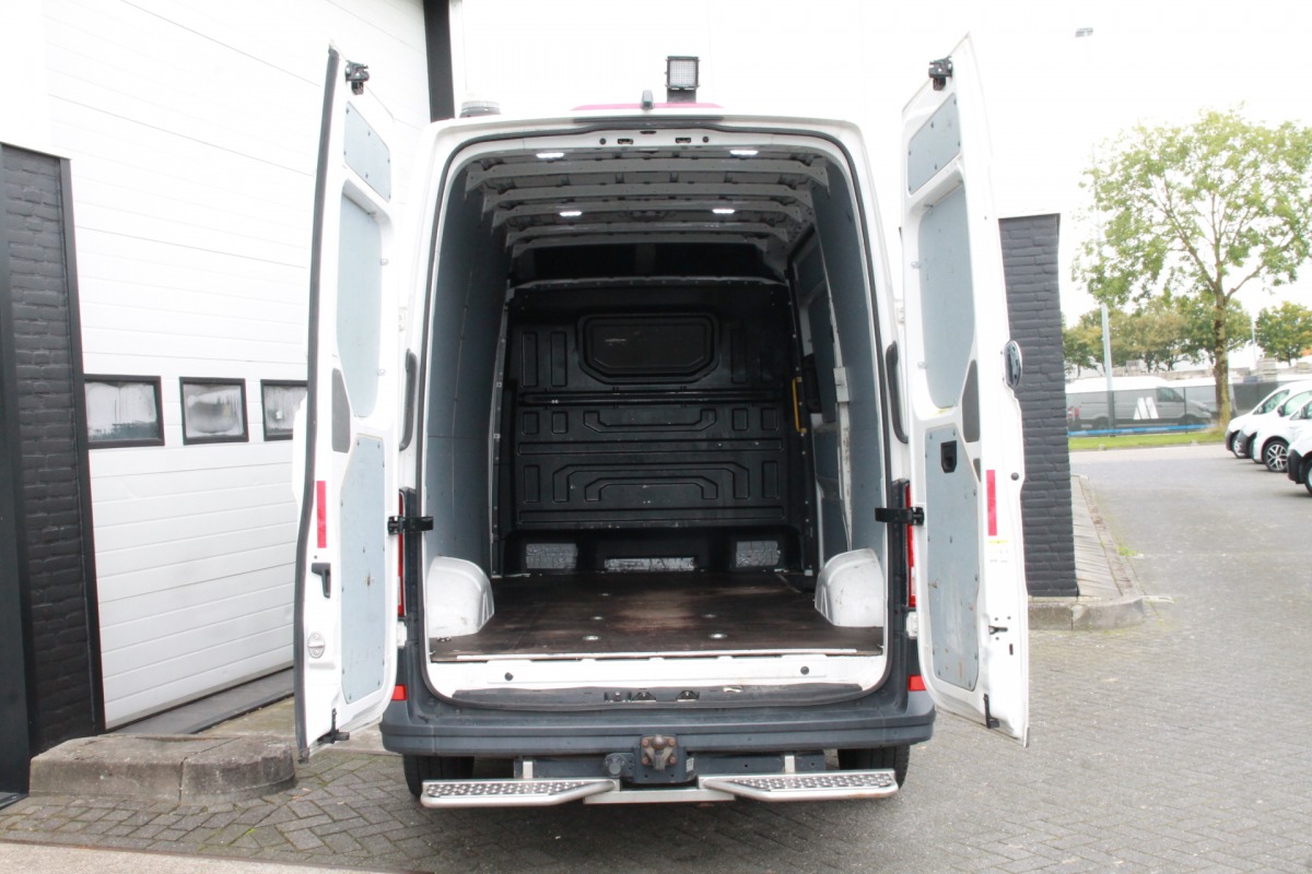 Volkswagen Crafter 2.0 TDI L3H3 177PK EURO 6 - Airco - Cruise - Navi - €17.900,- Excl.