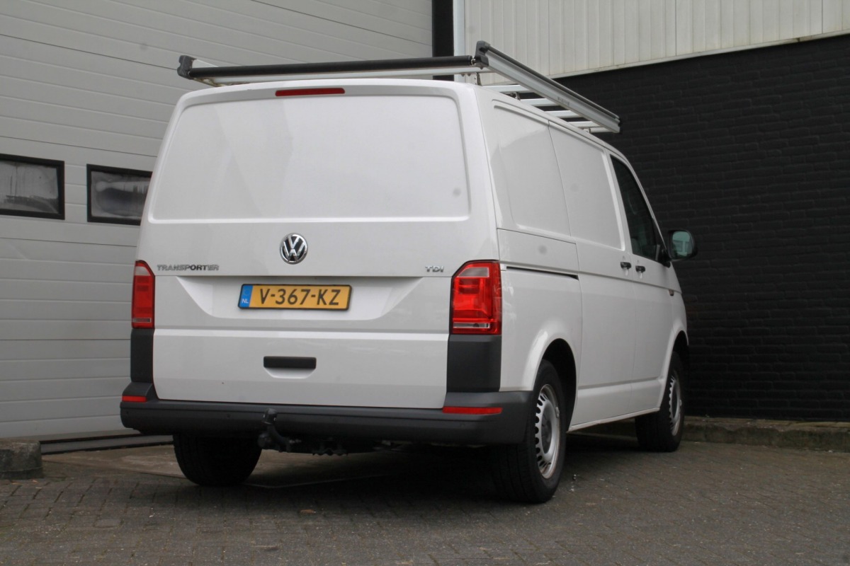 Volkswagen Transporter 2.0 TDI EURO 6 - Airco - PDC - Trekhaak - €11.950,- Excl.