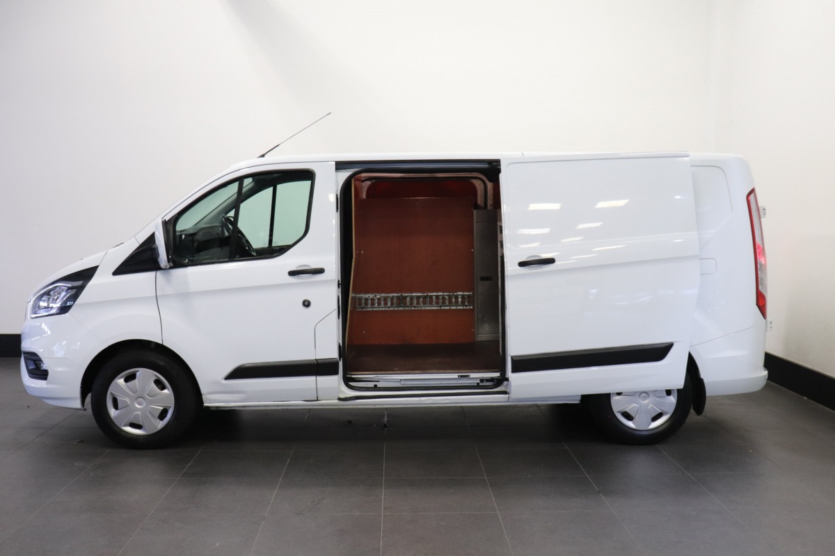 Ford Transit Custom 2.0 TDCI 170PK Automaat L2 EURO 6 - Airco - Navi - Cruise - 2x Schuifdeur - € 15.950,- Ex.