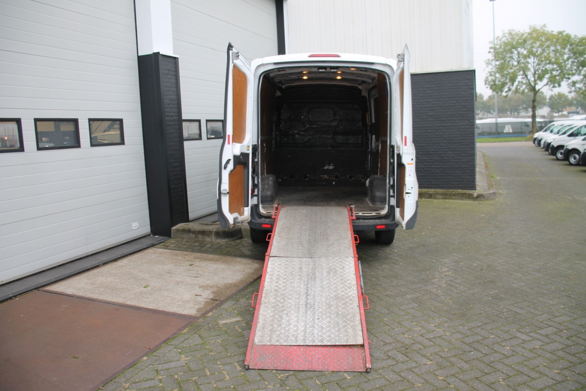 Ford Transit 2.0 TDCI L2H2 EURO 6 - Airco - Navi - Cruise - € 12.900,- Excl.