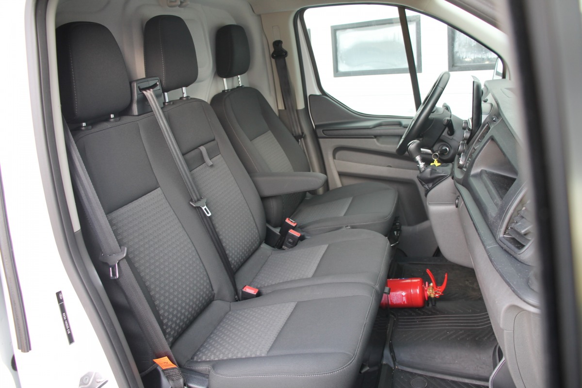 Ford Transit Custom 2.0 TDCI 130PK L2H2 EURO 6 - Airco - Navi - Cruise - € 15.900,- Excl.