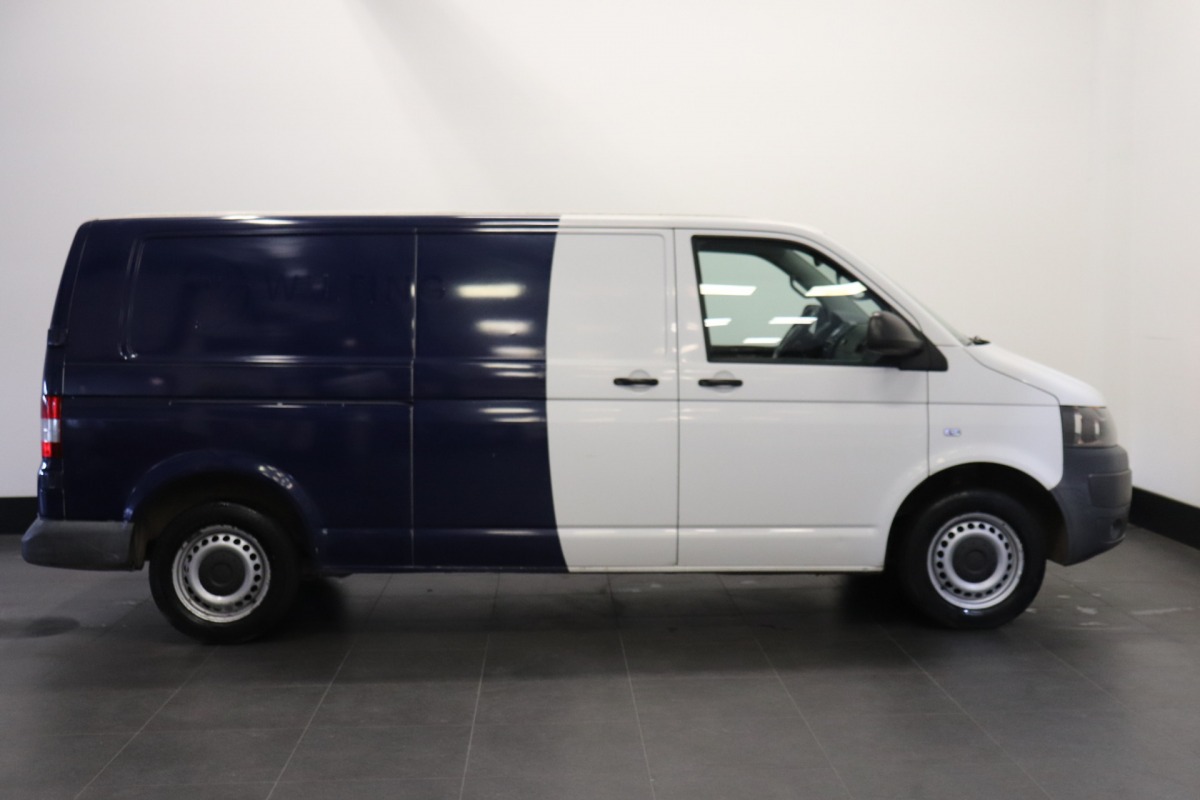 Volkswagen Transporter 2.0 TDI L2 140PK - Airco - Cruise - Camera - €4.950,- Excl.