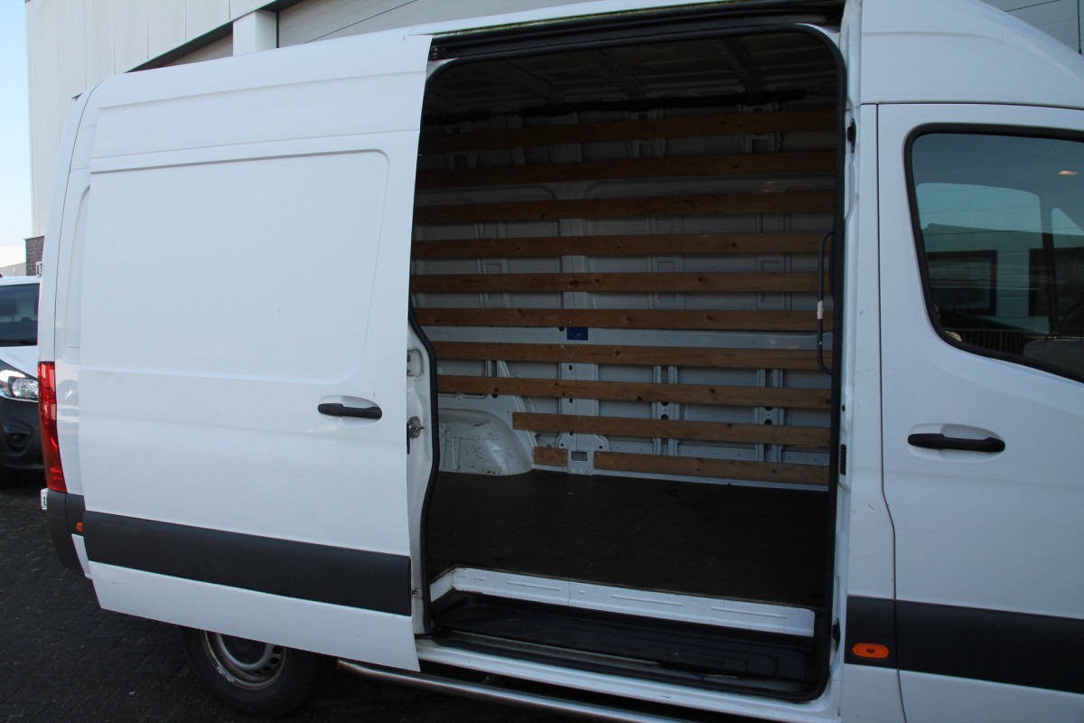 Mercedes-Benz Sprinter 315 1.9 CDI Automaat L2H2 - EURO 6 - Airco - Navi - Cruise - € 23.900,- Excl.