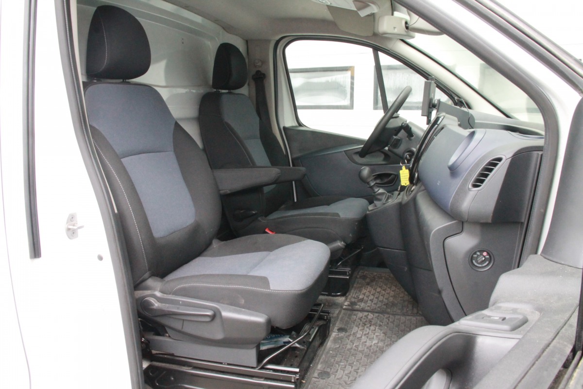 Opel Vivaro 1.6 CDTI 125PK BiTurbo - EURO 6 - Airco - Navi - Cruise - € 10.900,- Excl.