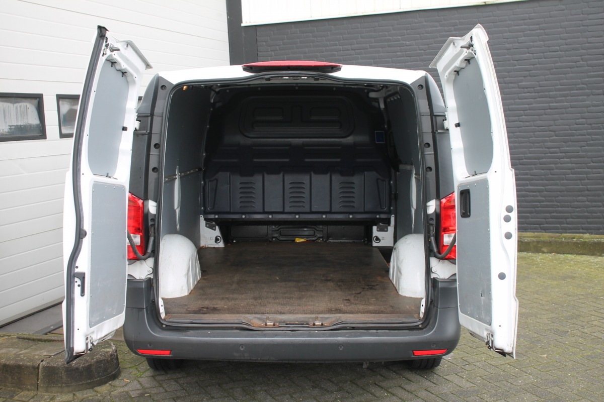 Mercedes-Benz Vito 111 CDI Lang - EURO 6 - Airco - Navi - Cruise - € 11.950,- Excl.