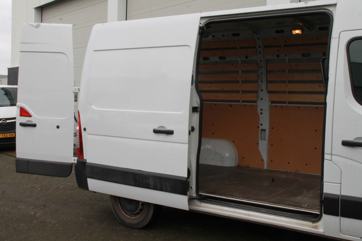 Opel Movano 2.3 Turbo 136PK L2H2 EURO 6 - AC/climate - Cruise - PDC - € 21.900,- Excl.