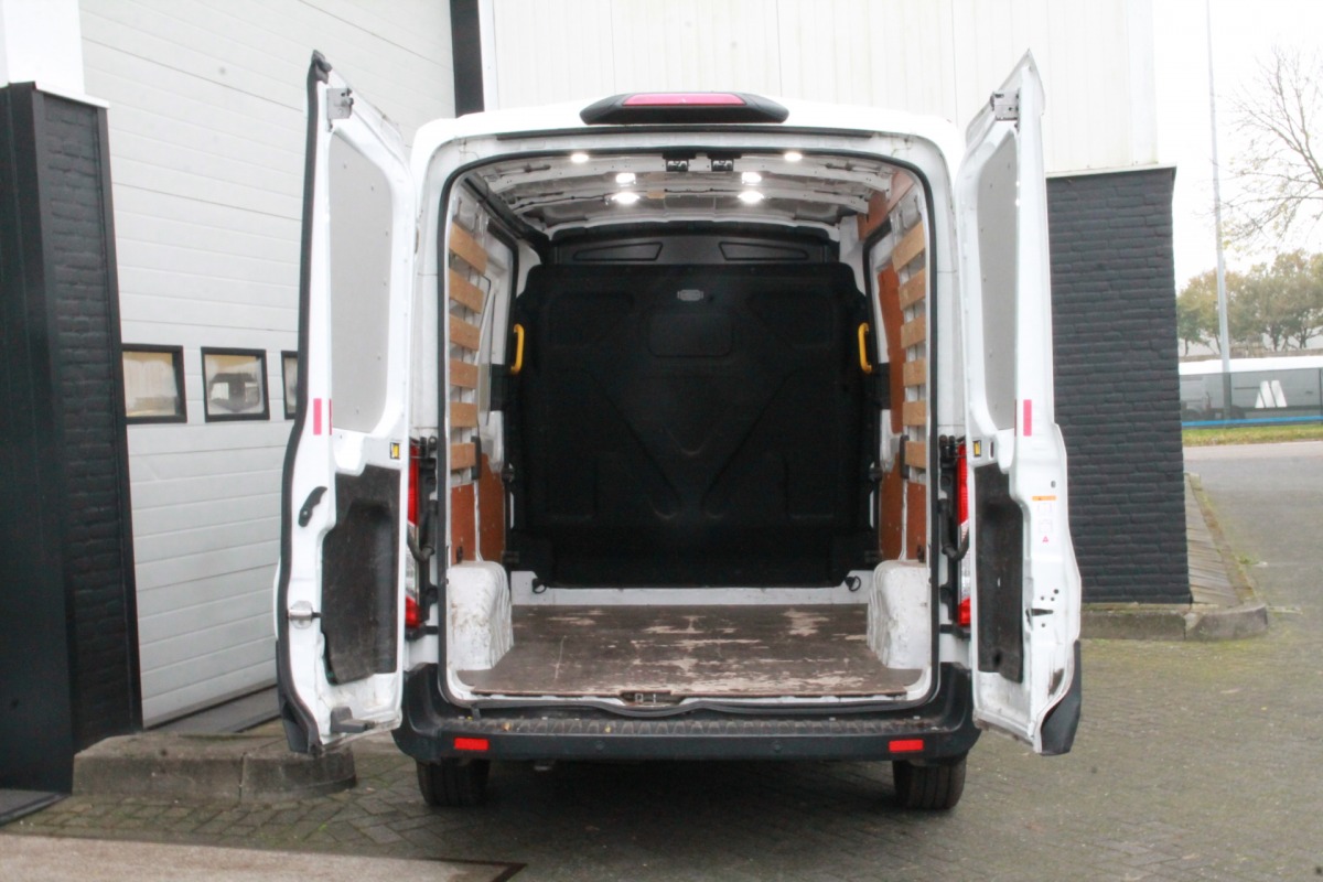 Ford Transit 2.0 TDCI L2H2 2x Schuifdeur EURO 6 - Airco - PDC - € 14.900,- Excl.