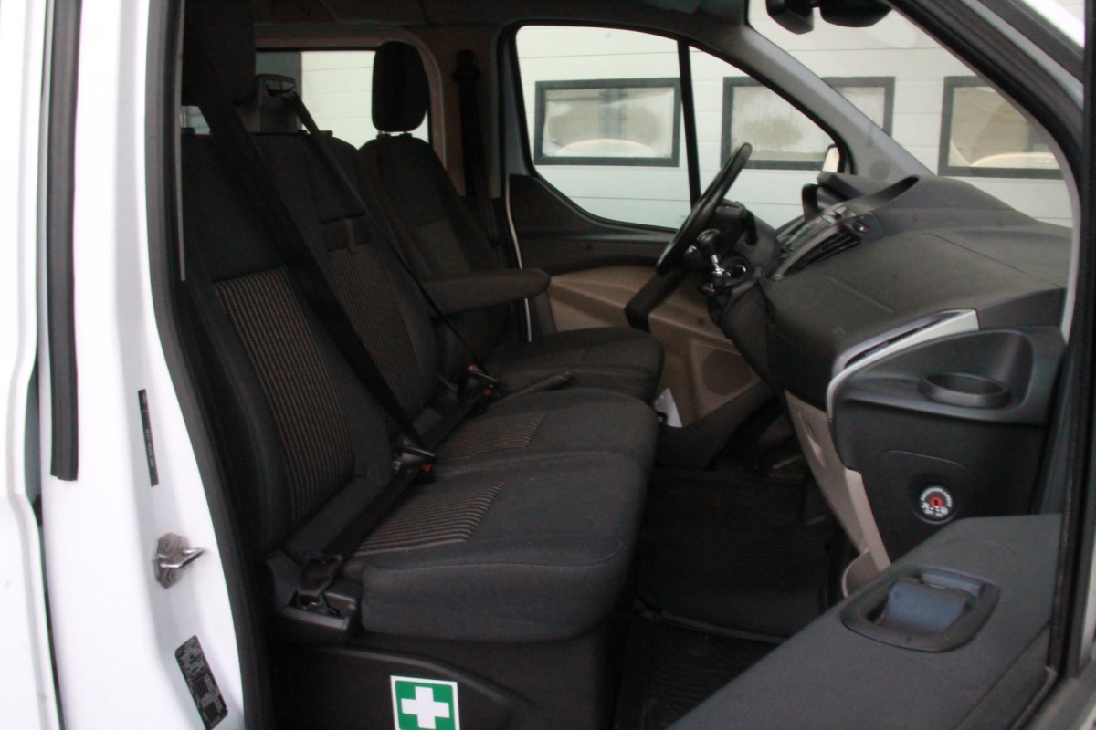 Ford Transit Custom 2.0 TDCI 130PK L2 Dubbele Cabine EURO 6 - Airco - Cruise - Camera - € 13.950,- Excl.