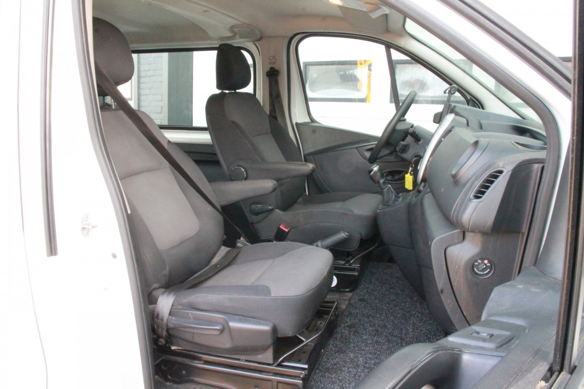 Renault Trafic 2.0 dCi 120PK L2 Dubbele Cabine - EURO 6 - Airco - Navi - Cruise - € 15.950,- Excl.