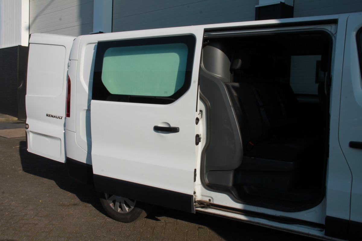 Renault Trafic 2.0 dCi 120PK L2 Dubbele Cabine - EURO 6 - Airco - Navi - Cruise - € 15.950,- Excl.