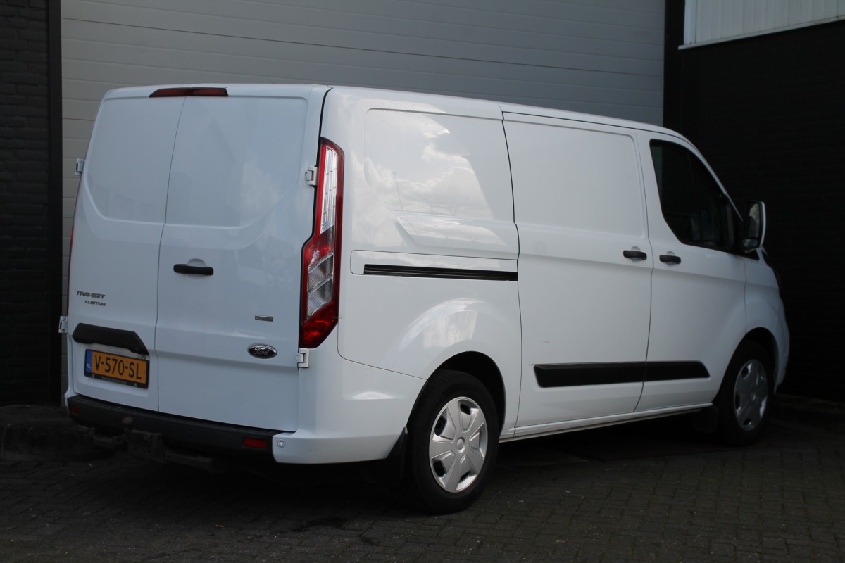 Ford Transit Custom 2.0 TDCI 130PK - EURO 6 - Airco - Navi - Cruise - € 13.900,- Excl.