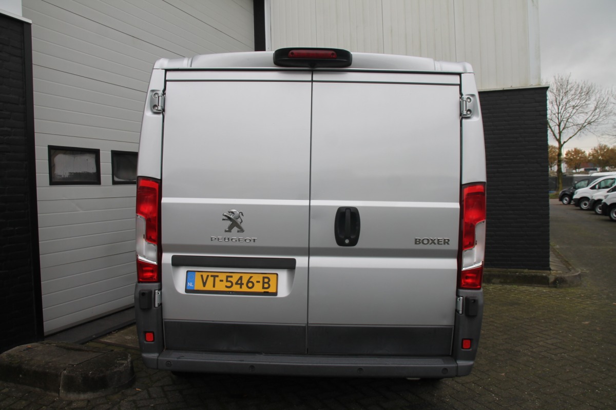 Peugeot Boxer 330 2.2 HDI 130PK - Airco - Navi - Cruise - Camera - € 6.650,- Excl.