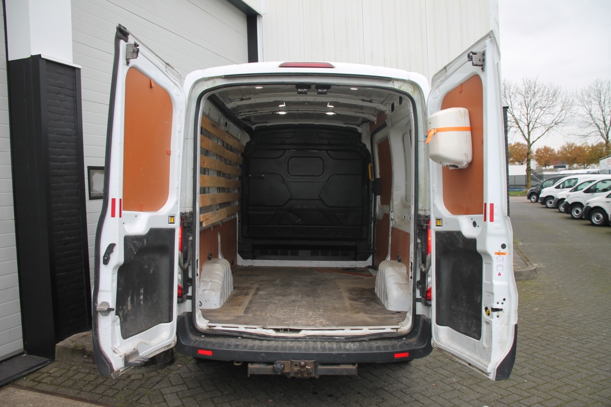 Ford Transit 2.0 TDCI L2H2 EURO 6 - Airco - Cruise - PDC - € 14.499,- Excl.